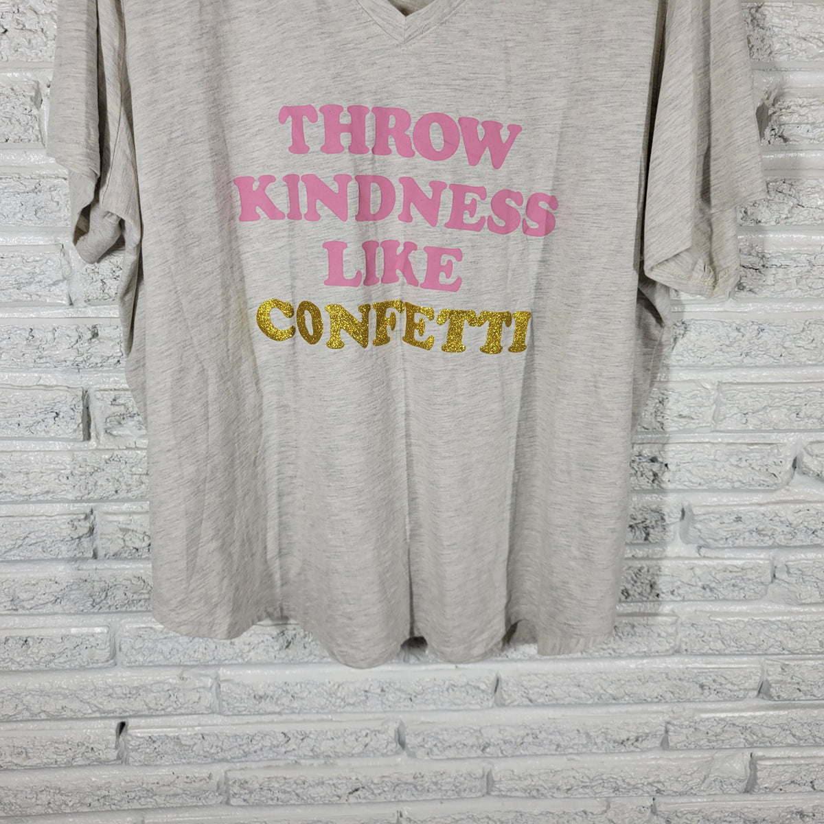 Mighty Fine Womens 2X Throw Kindness Like Confetti Graphic T-Shirt Gray GRA13E