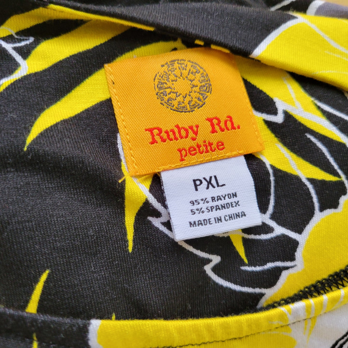 Ruby Rd PXL Petite Womens Yellow Black Floral Asymmetric 3/4 Sleeve Top FLO55E