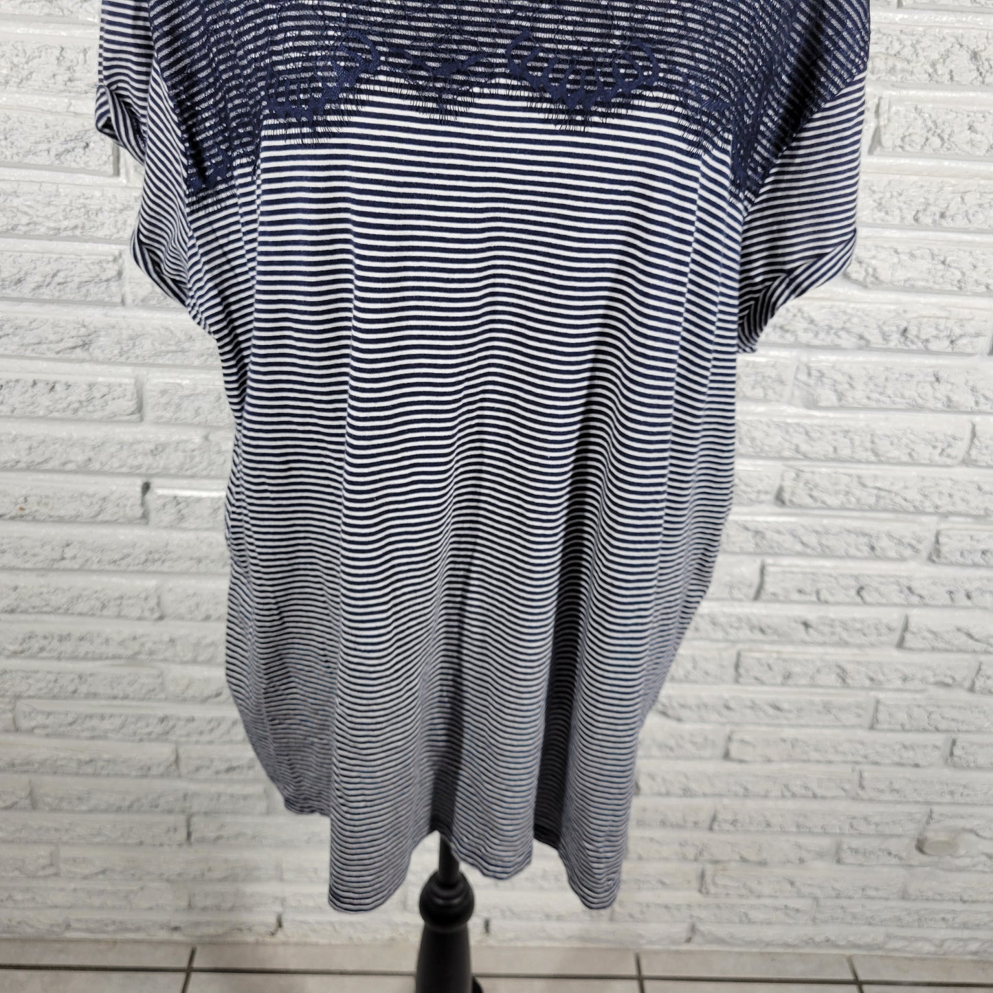 Sonoma Womens Tee 1X Plus Blue White Striped Lace Trim Short Sleeve STR98E