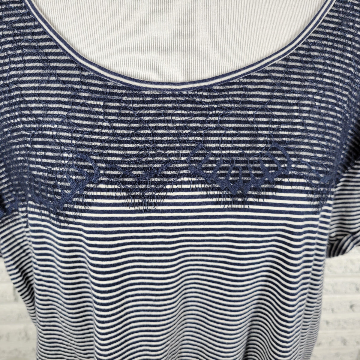 Sonoma Womens Tee 1X Plus Blue White Striped Lace Trim Short Sleeve STR98E