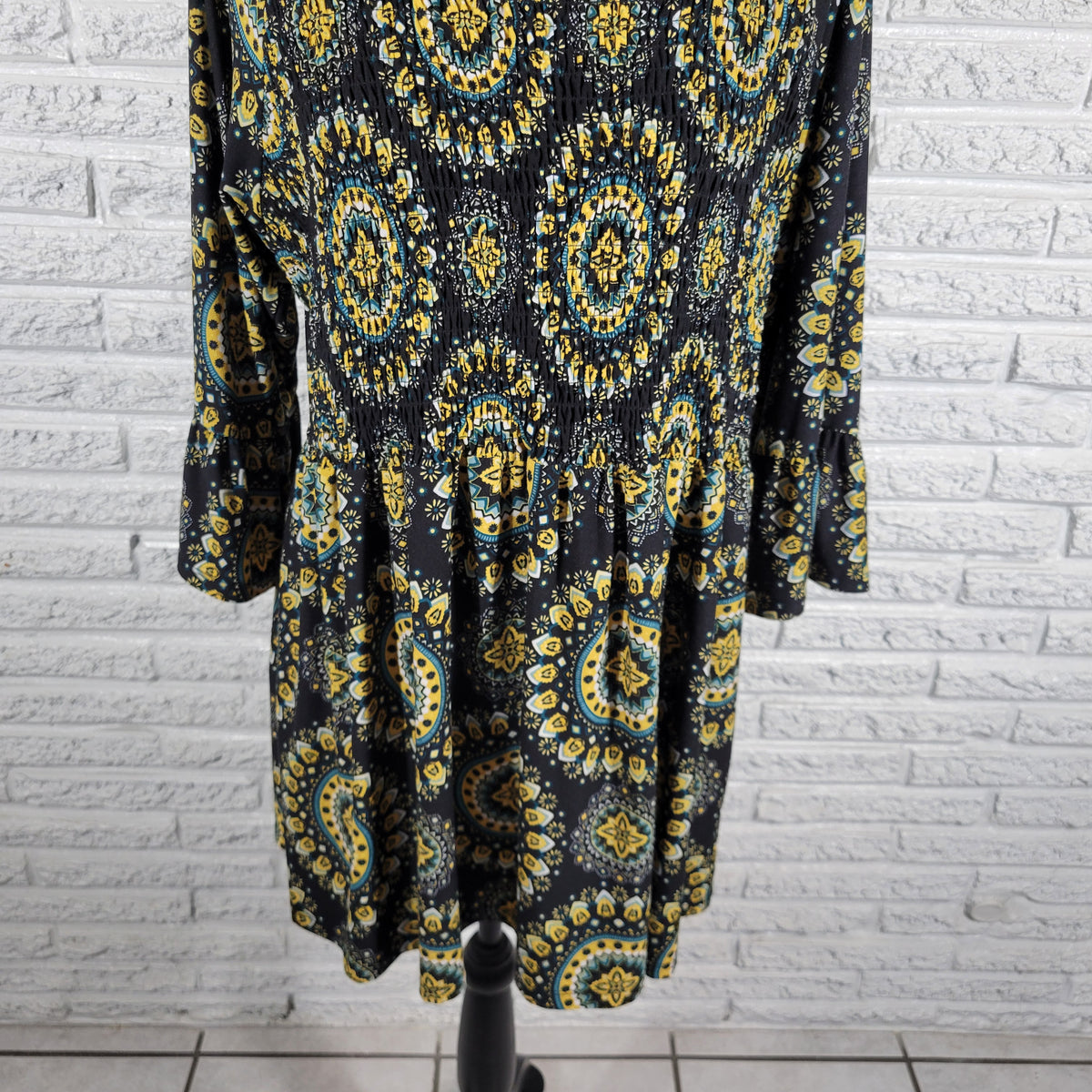 Bobbie Brooks Women Tunic Blouse 2X Plus Size Geometric Bell Smocked GEO107XE