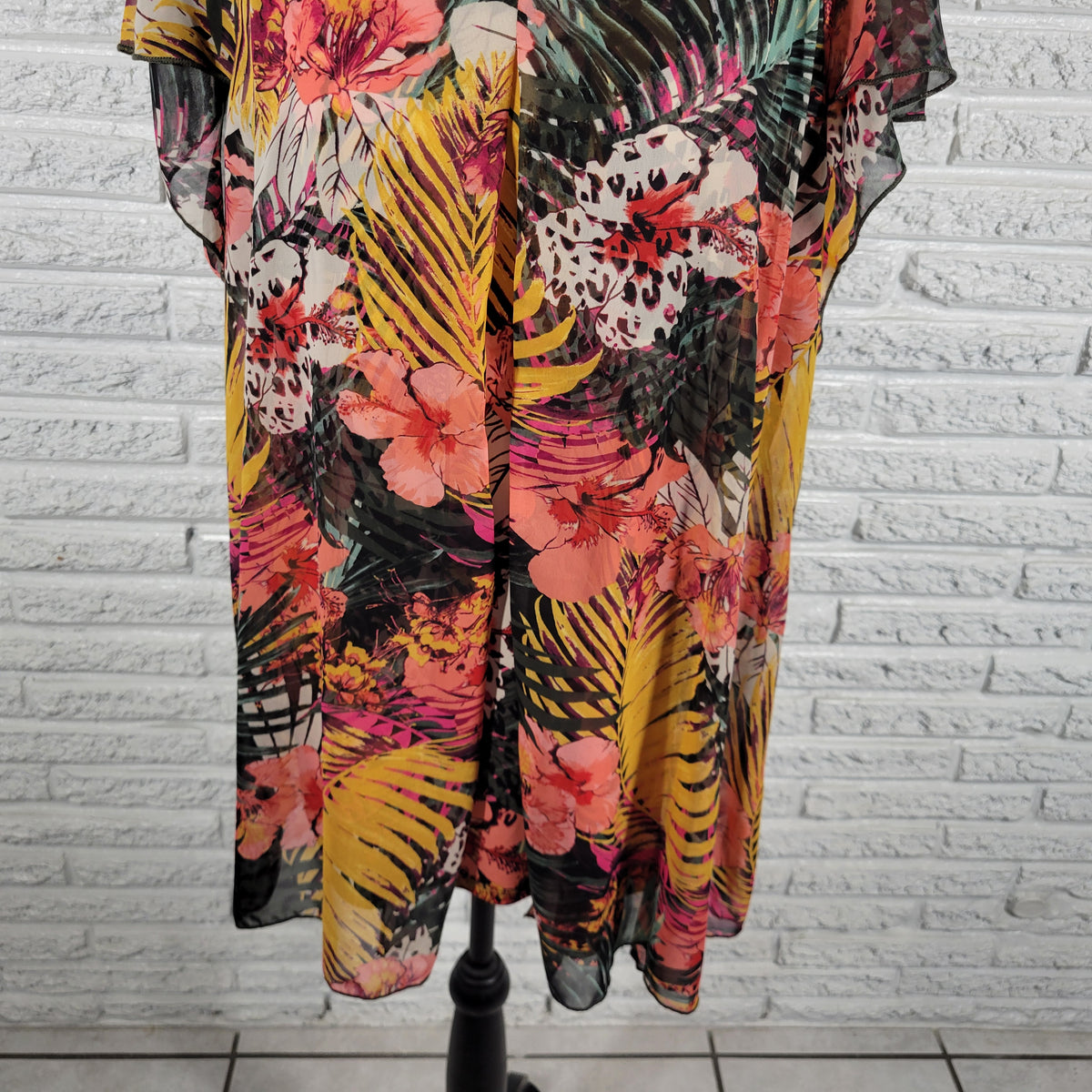Roz & Ali Womens Top 2X Plus Floral Sheer Flutter Sleeve Split Front FLO6E