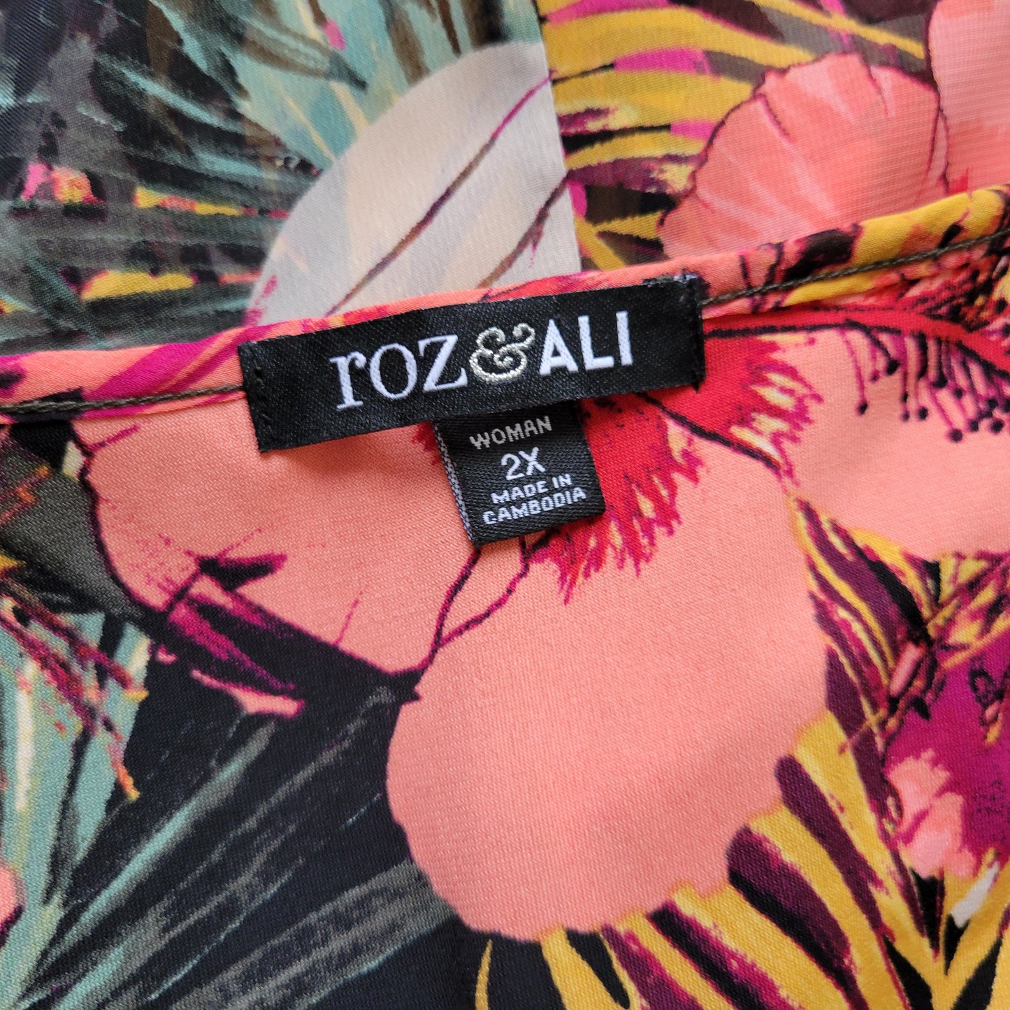 Roz & Ali Womens Top 2X Plus Floral Sheer Flutter Sleeve Split Front FLO6E