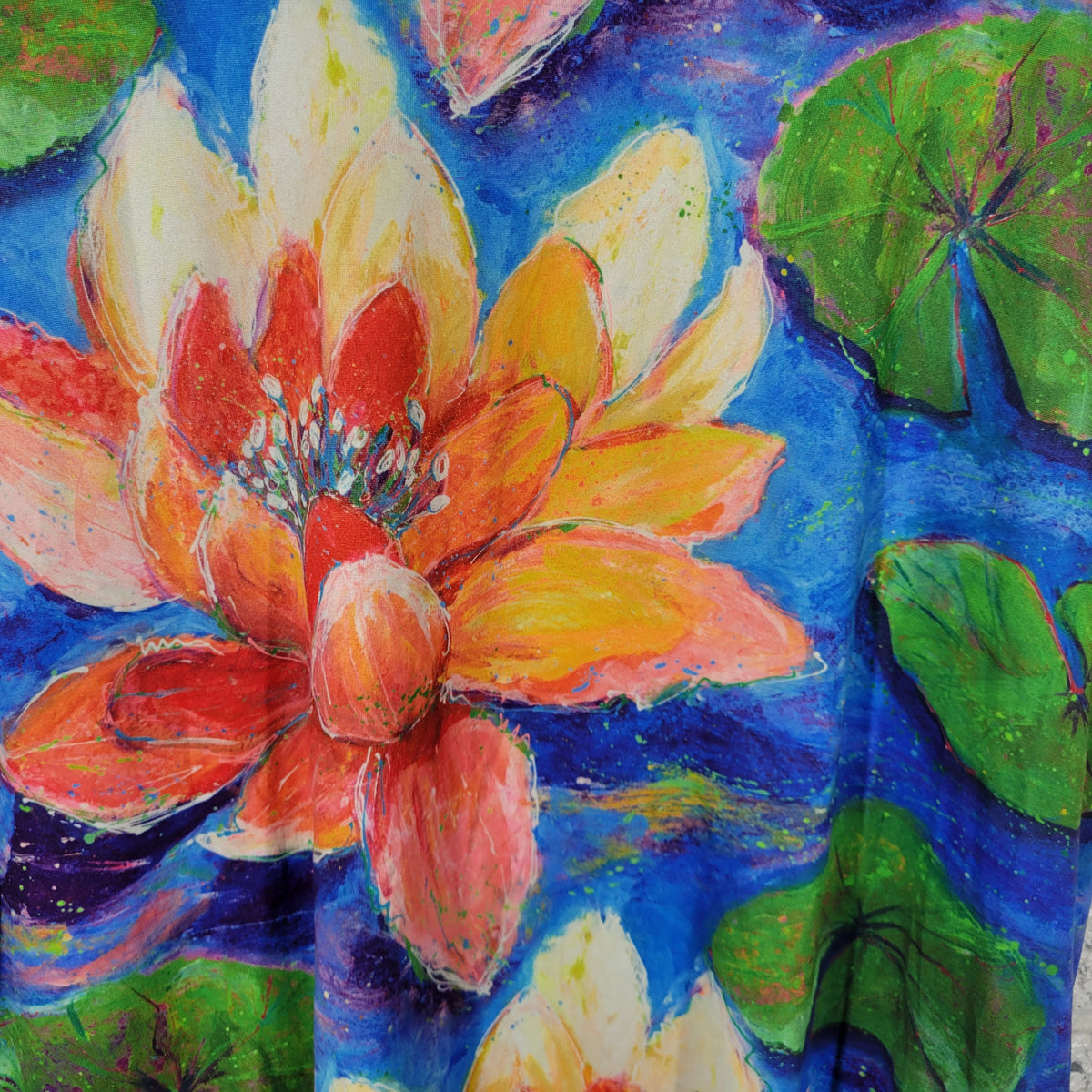 Leoma Lovegrove Womens XXL Water Lily Floral Graphic Top V-Neck FLO138E