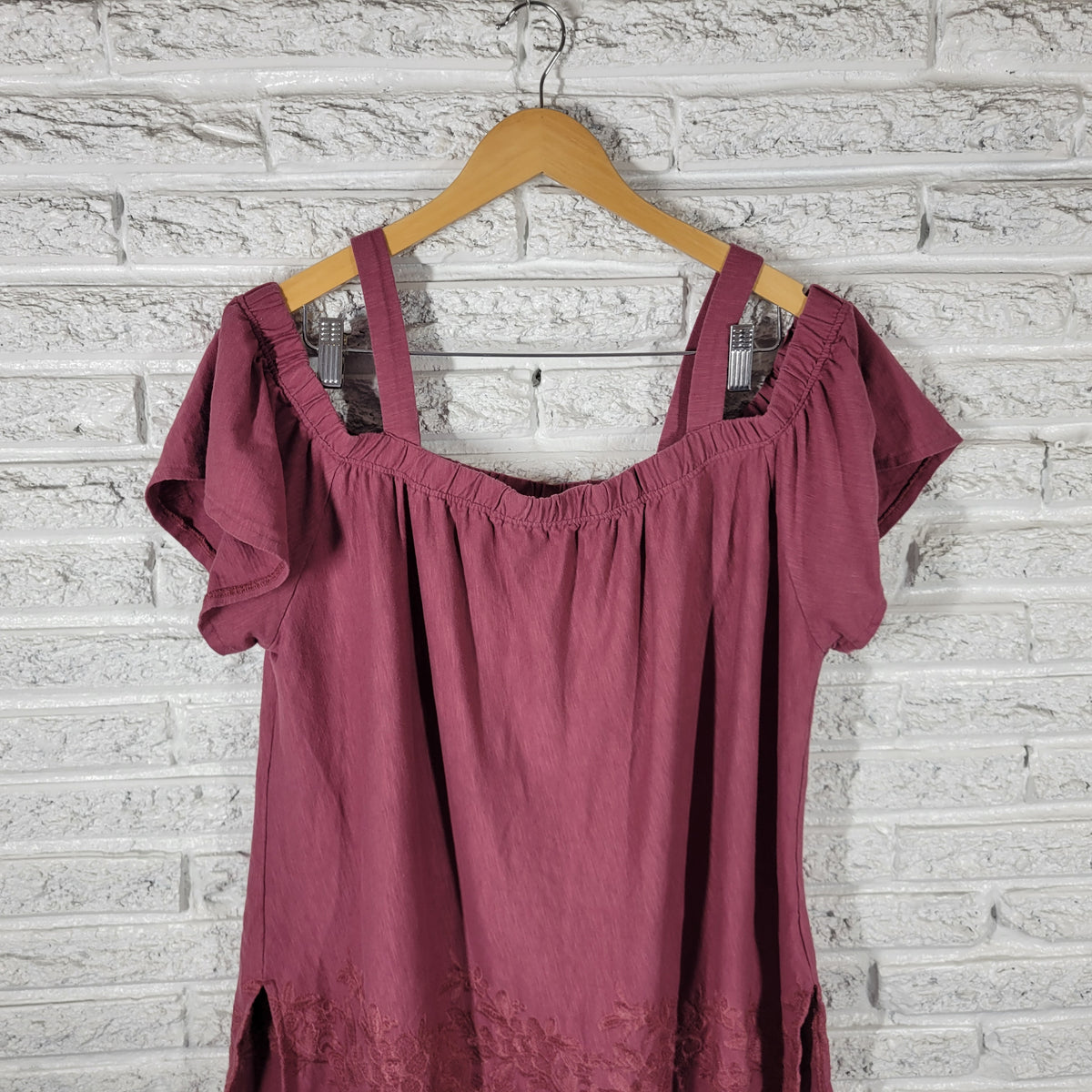 Lane Bryant Tunic Top 18/20 Burgundy Cold Shoulder Embroidered Crochet BUR16E