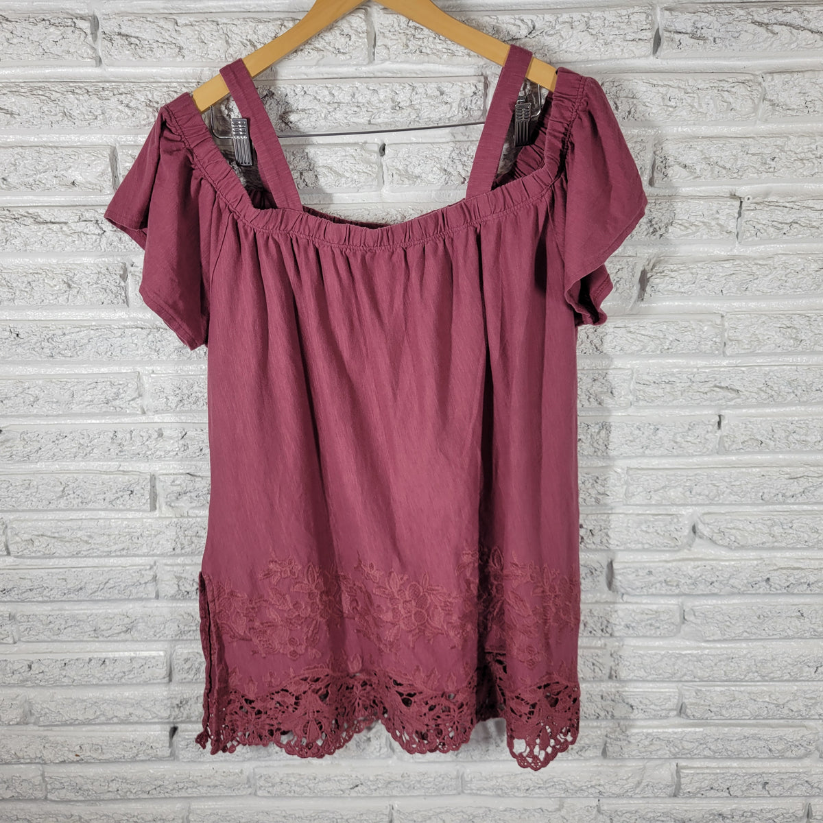 Lane Bryant Tunic Top 18/20 Burgundy Cold Shoulder Embroidered Crochet BUR16E