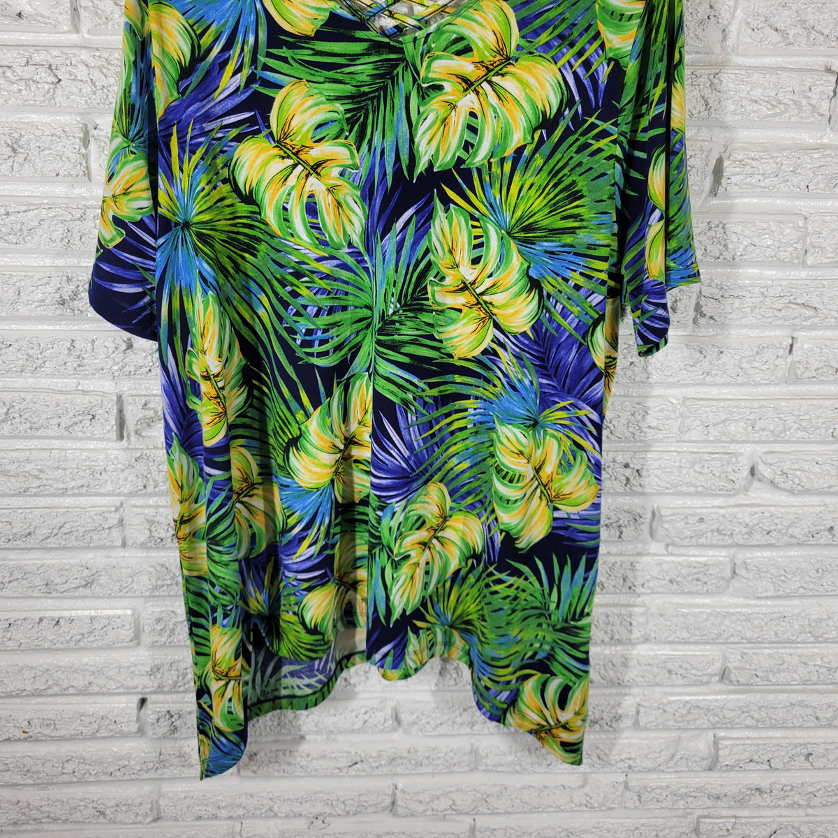 Catherines Women 1X Tunic Tee Top Short Sleeve Floral Back Keyhole FLO51XE