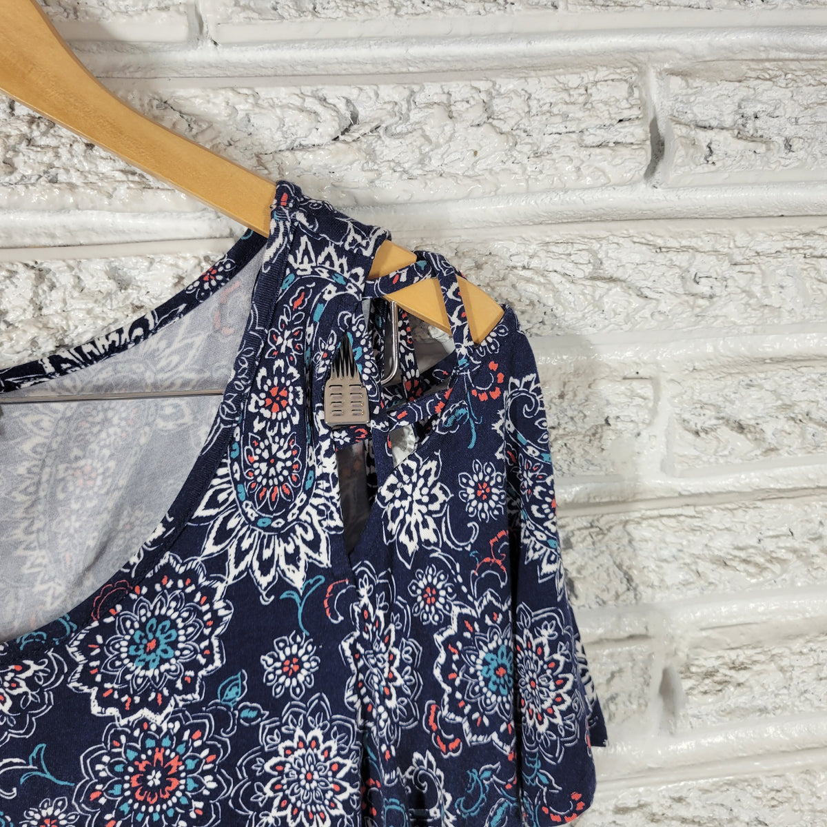 Westport Tee XL Blue Paisley Cold Shoulder Short Sleeve Top Stretch PAI18E