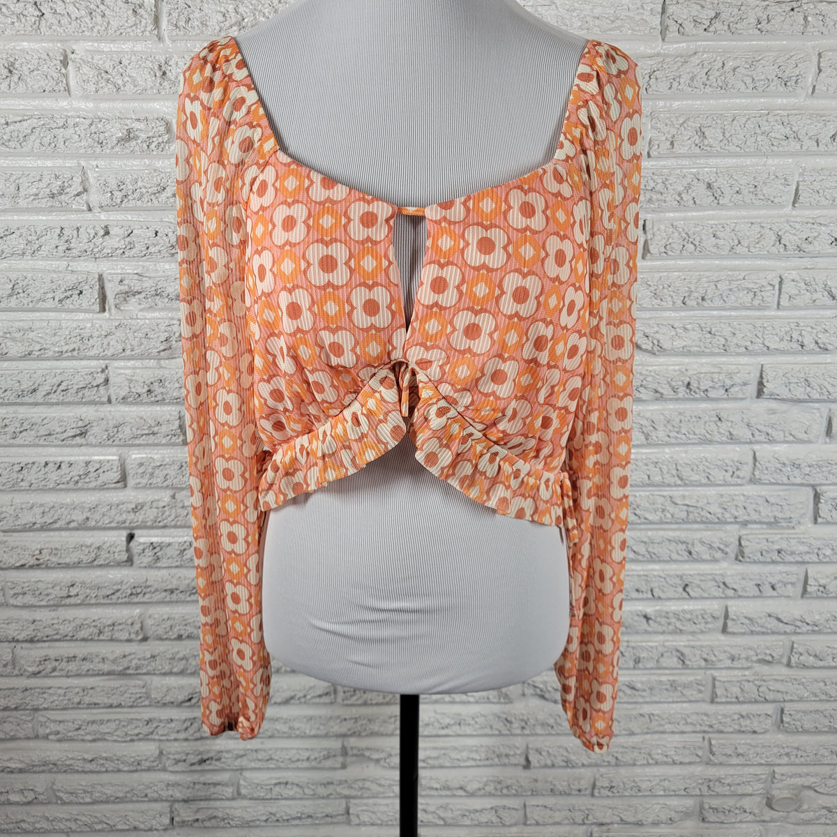 Madden NYC Womens XL Orange Floral Crop Top Retro Long Sleeve FLO275E