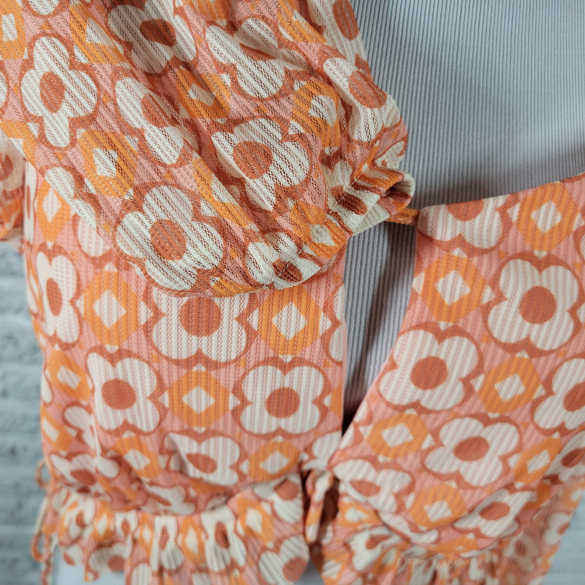 Madden NYC Womens XL Orange Floral Crop Top Retro Long Sleeve FLO275E