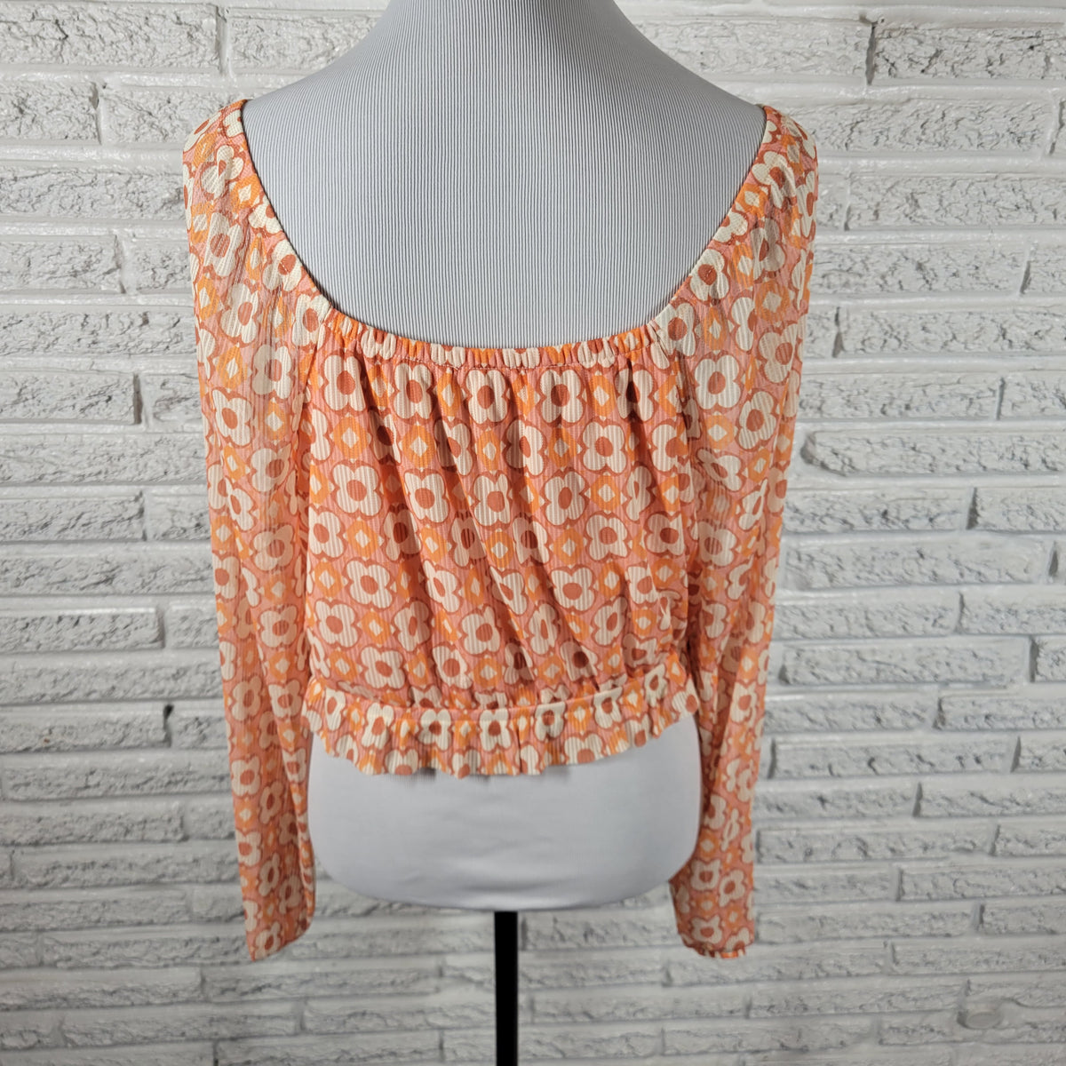 Madden NYC Womens XL Orange Floral Crop Top Retro Long Sleeve FLO275E