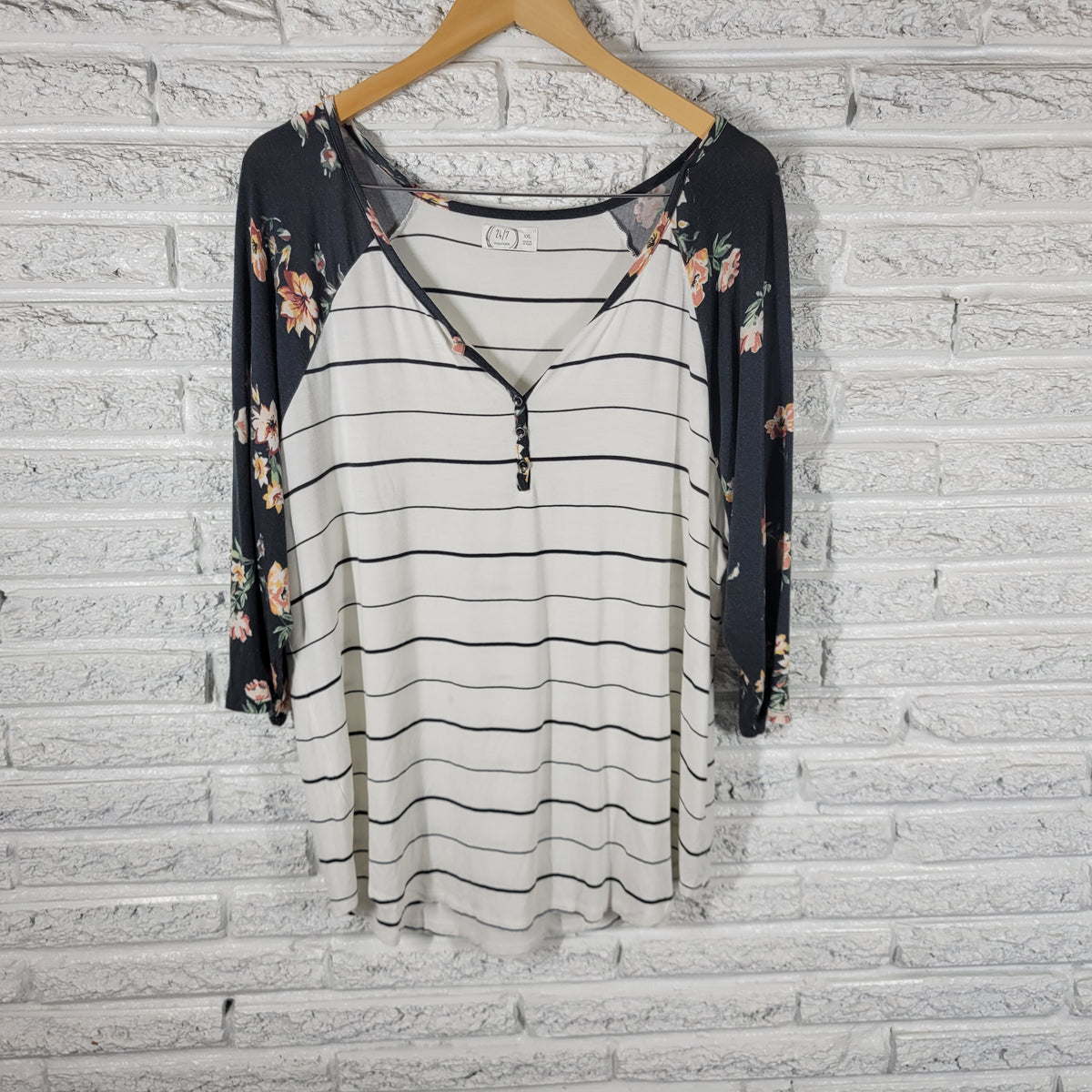 Maurices Green Striped Floral Tee Women XXL Plus 3/4 Raglan Sleeve FLO15E