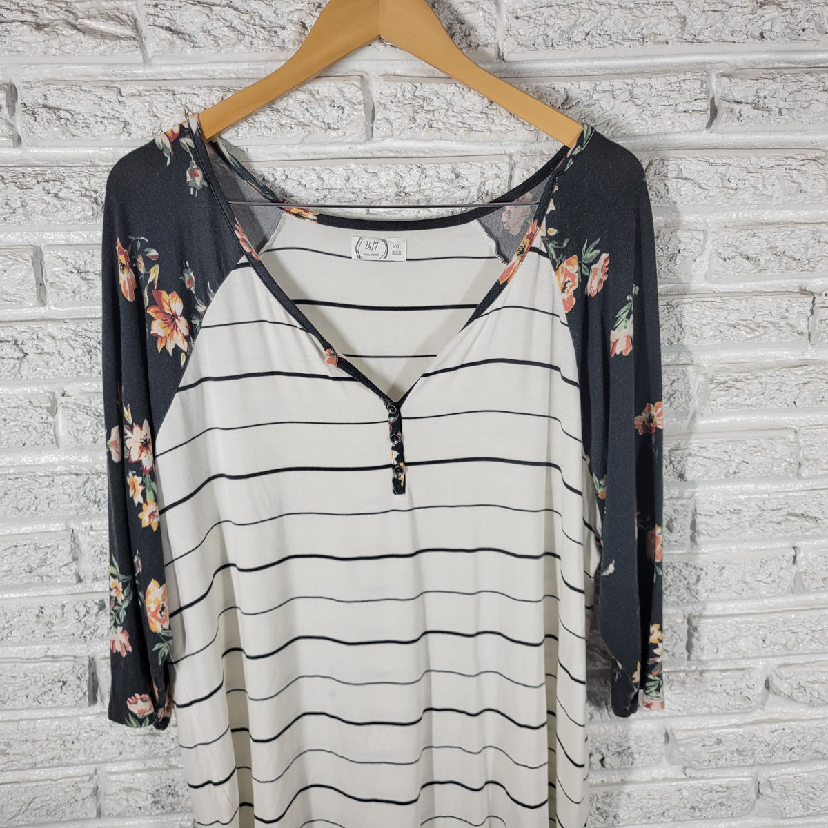 Maurices Green Striped Floral Tee Women XXL Plus 3/4 Raglan Sleeve FLO15E