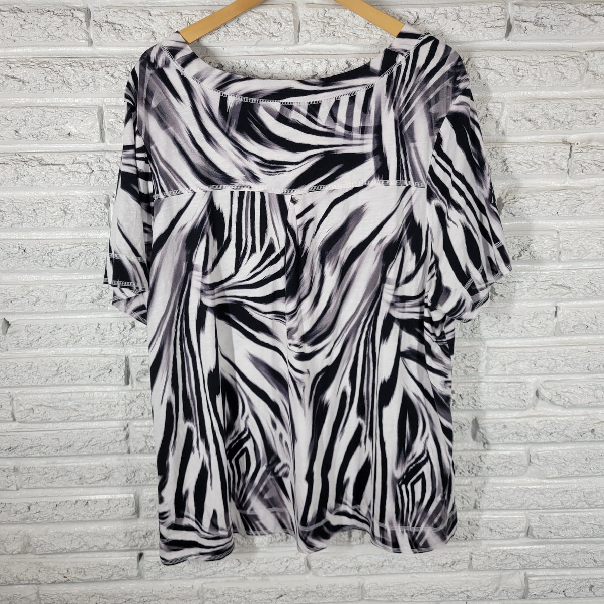 Westbound Black White Animal Print V-Neck Tee Women Plus Size 3X ANI6E