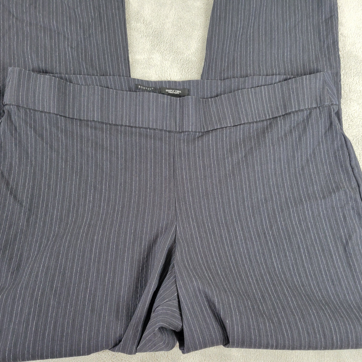 Simply Vera Wang Pants XXL Gray White Pinstripe  Elastic Waist Bootcut STR93XE
