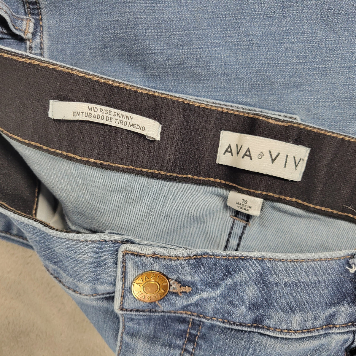 Ava & Viv Blue Cropped Skinny Jeans Women 18 Mid Rise Elastic Waist SKI21E