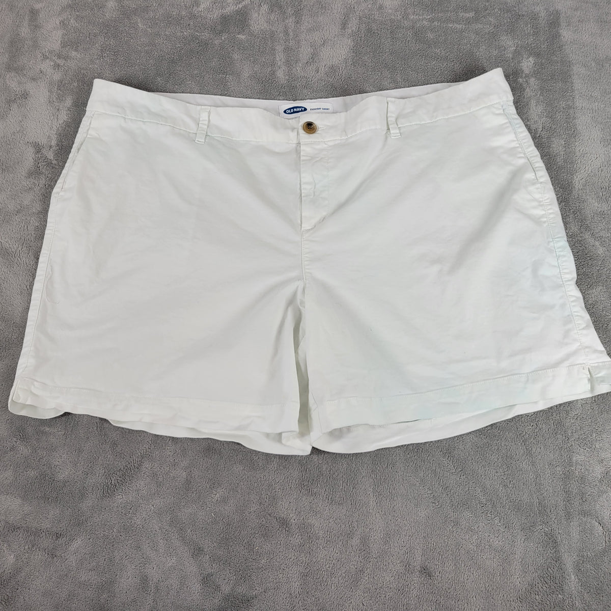 Old Navy Everyday Women 22 White Shorts Cotton Stretch 6.5 Inseam Pockets WHI30E