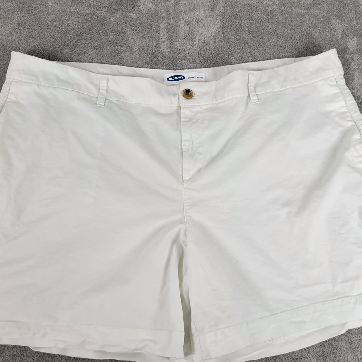 Old Navy Everyday Women 22 White Shorts Cotton Stretch 6.5 Inseam Pockets WHI30E