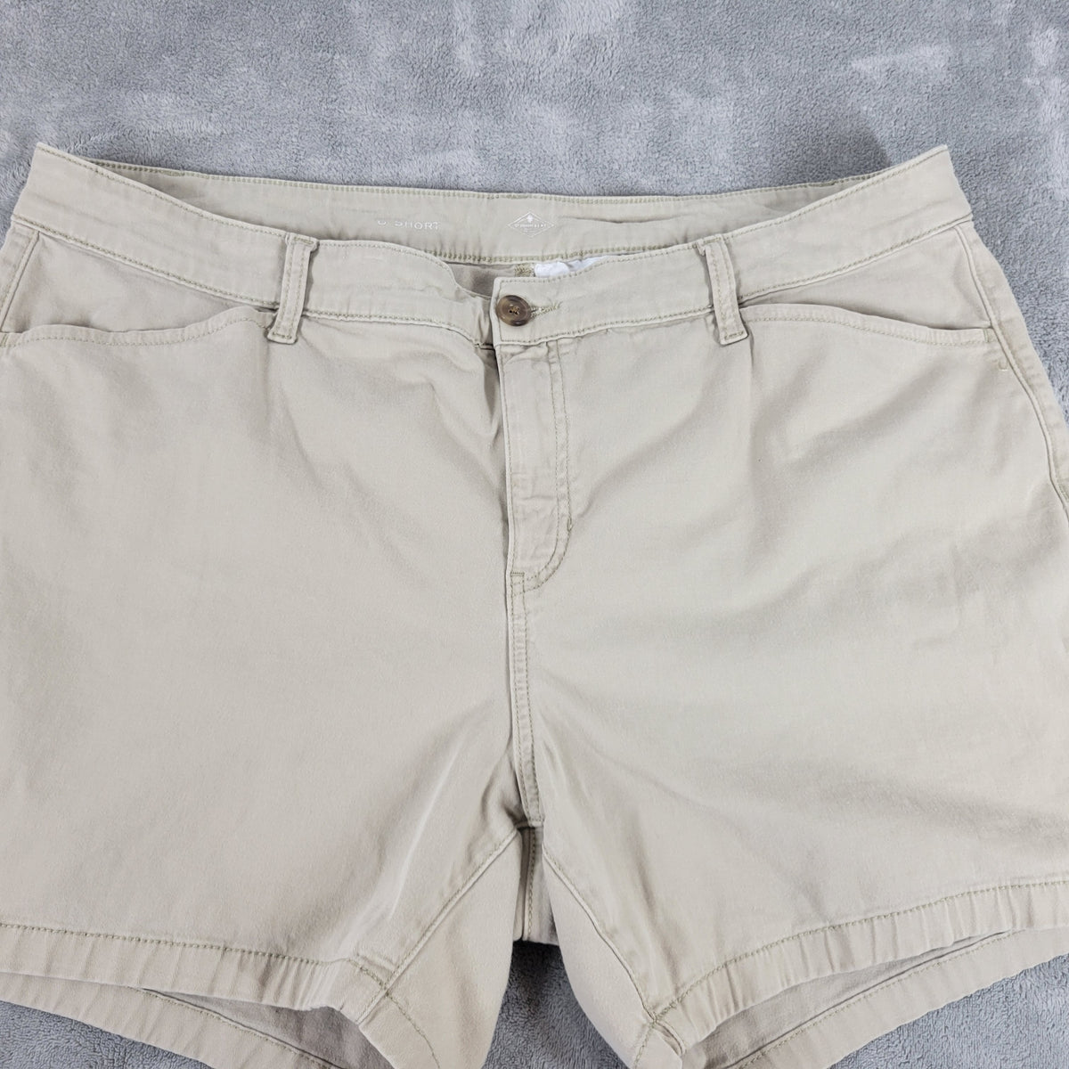 St John's Bay Women 18W Beige Denim Shorts Cotton Blend Stretch Khaki A3E