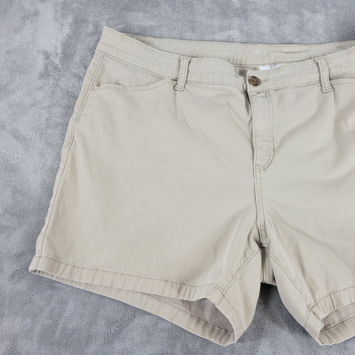 St John's Bay Women 18W Beige Denim Shorts Cotton Blend Stretch Khaki A3E
