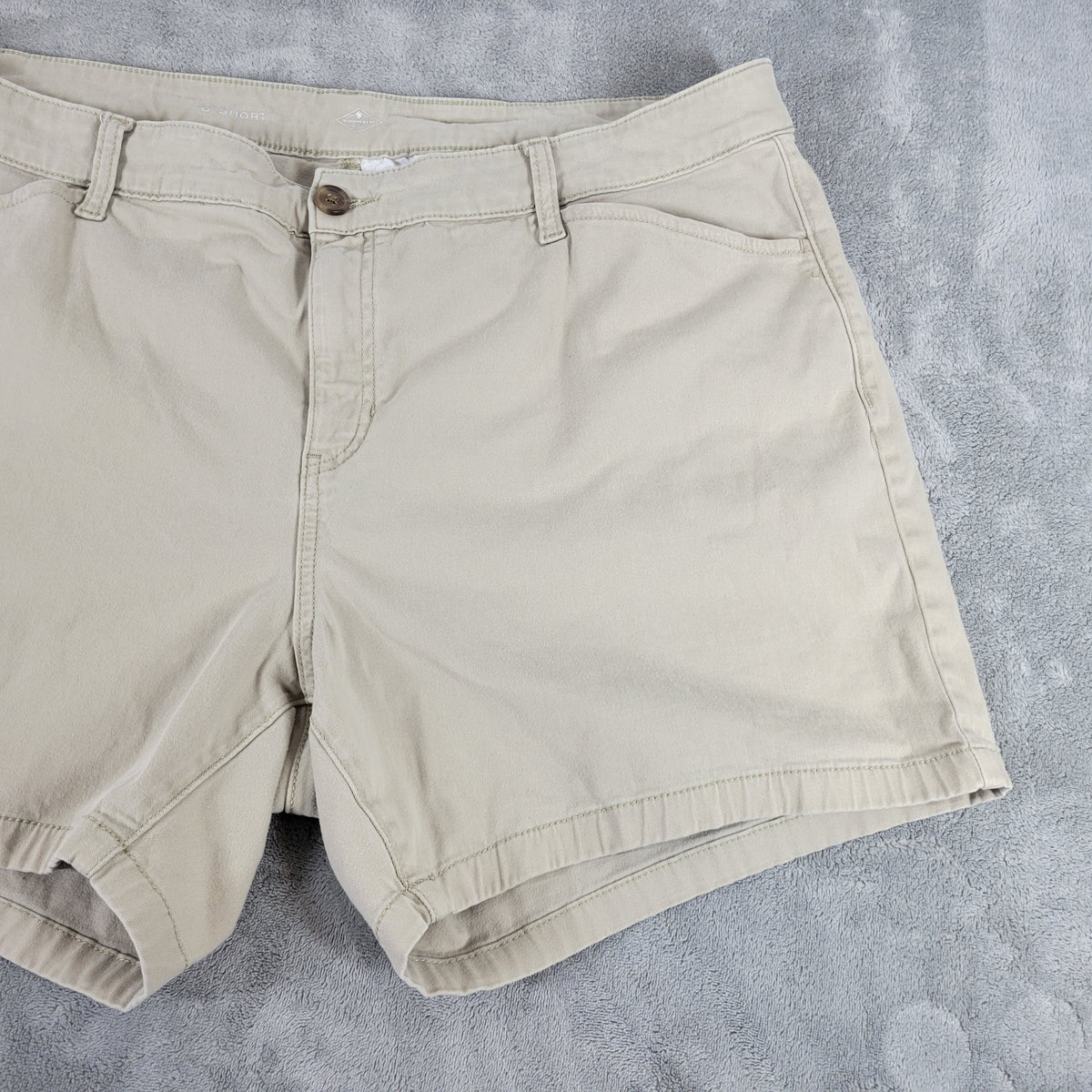St John's Bay Women 18W Beige Denim Shorts Cotton Blend Stretch Khaki A3E