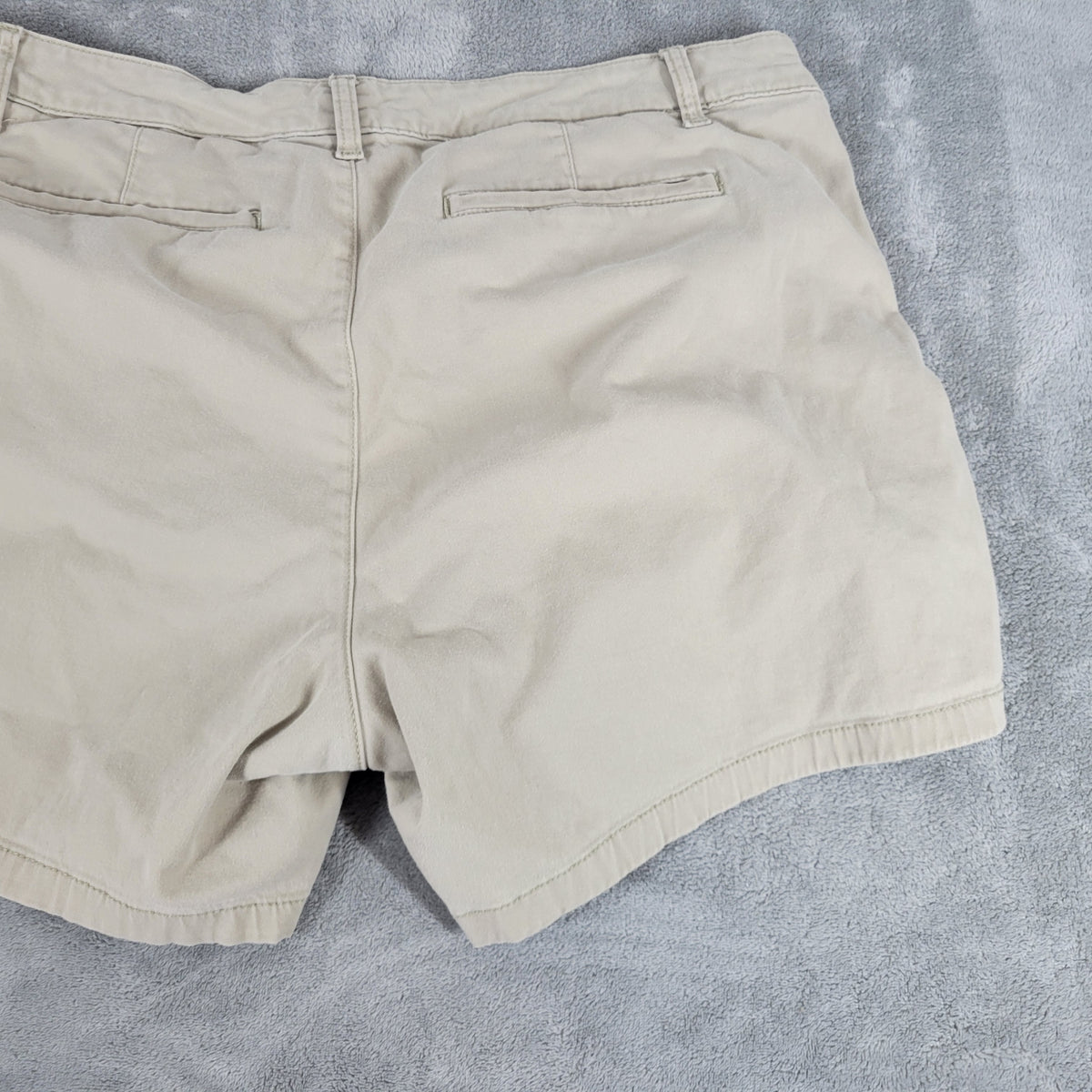 St John's Bay Women 18W Beige Denim Shorts Cotton Blend Stretch Khaki A3E