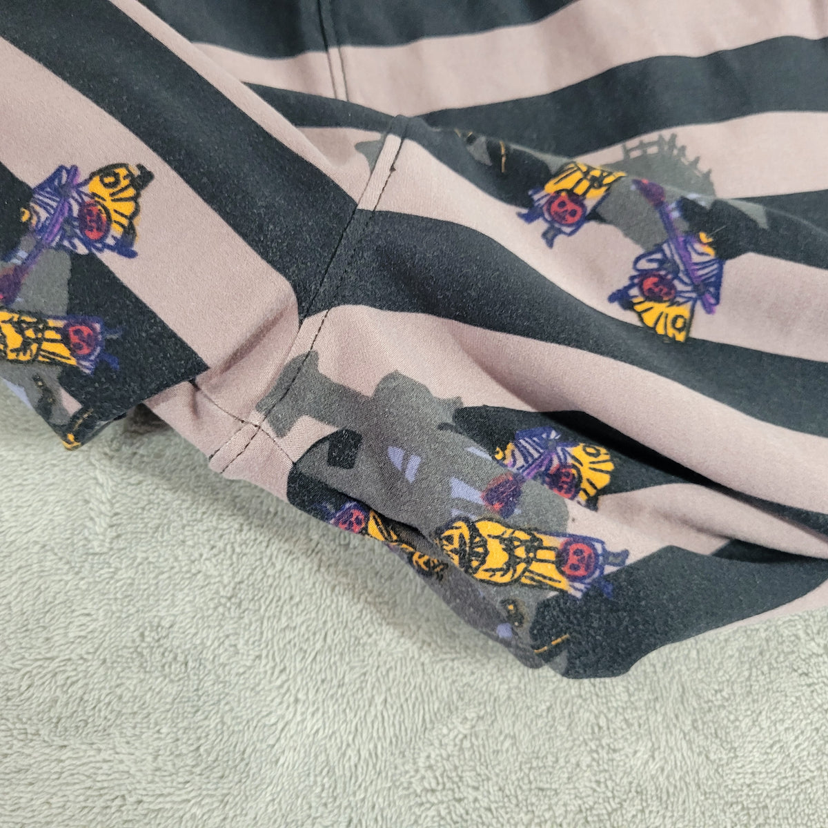 LuLaRoe Halloween Leggings TC2 Haunted House Trick or Treat Striped NOV88E