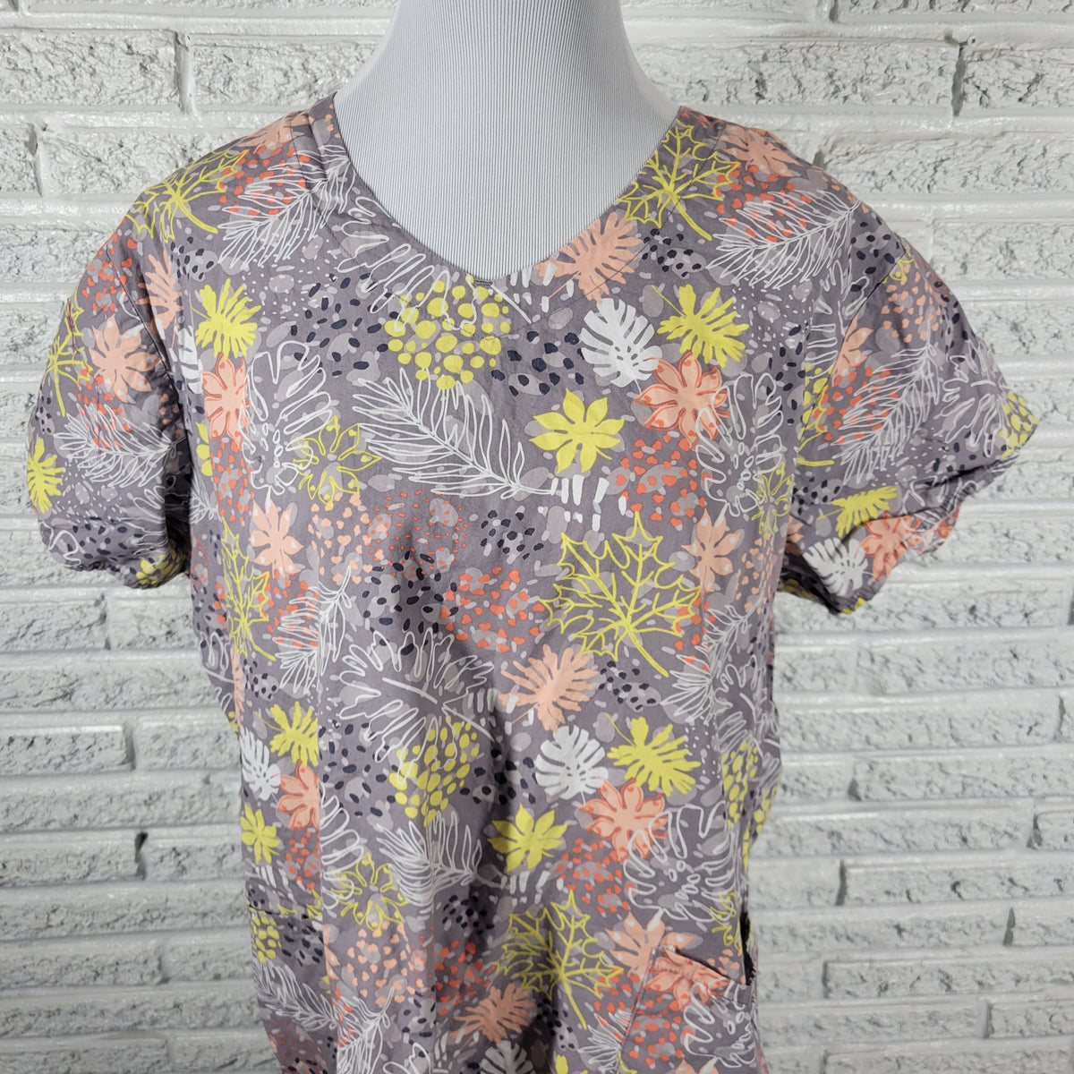 Zoe Chloe Scrub Top XL Unisex Floral Multicolor Cotton Medical Uniform FLO295XE