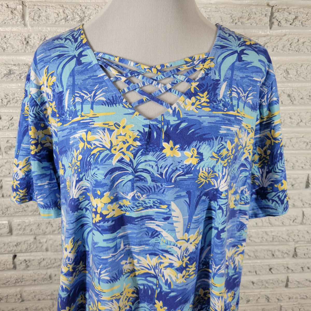 Coral Bay Tee 2X Plus Size Blue Yellow Tropical Floral Cotton V Neck FLO292E