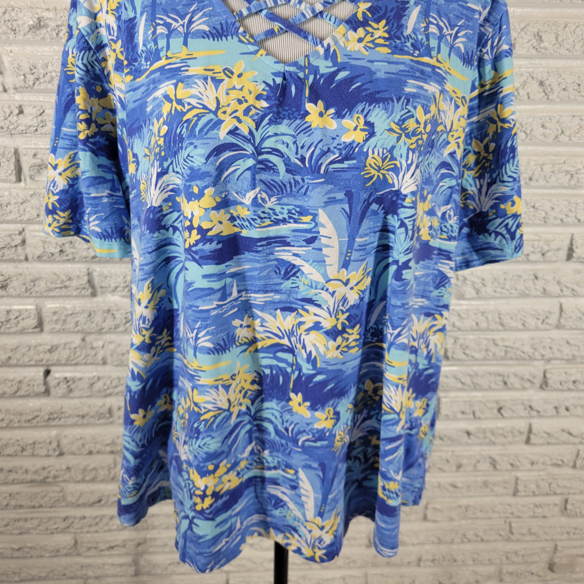Coral Bay Tee 2X Plus Size Blue Yellow Tropical Floral Cotton V Neck FLO292E