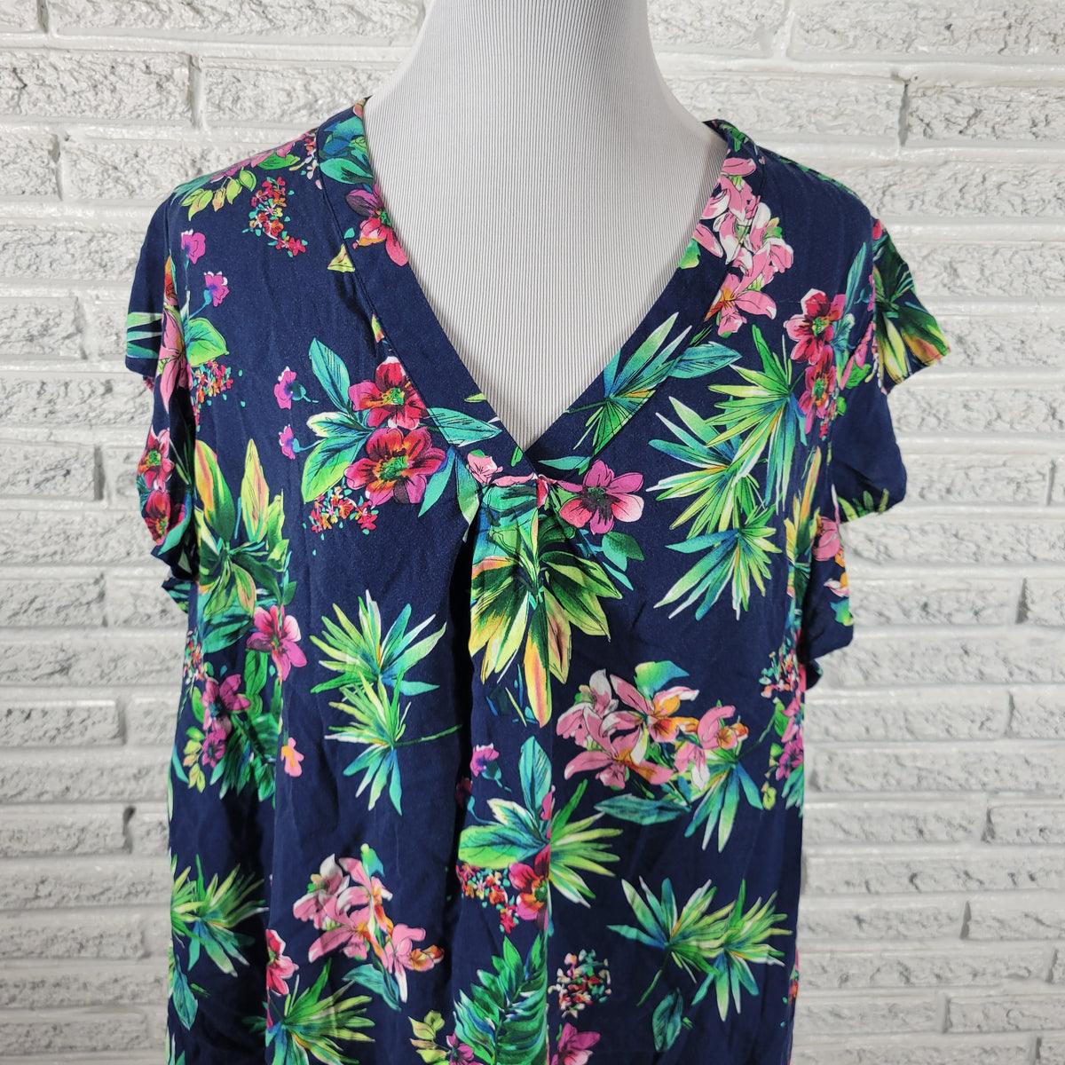 Jones New York 1X Plus Floral Blouse V-Neck Flutter Sleeve Rayon Top FLO104E