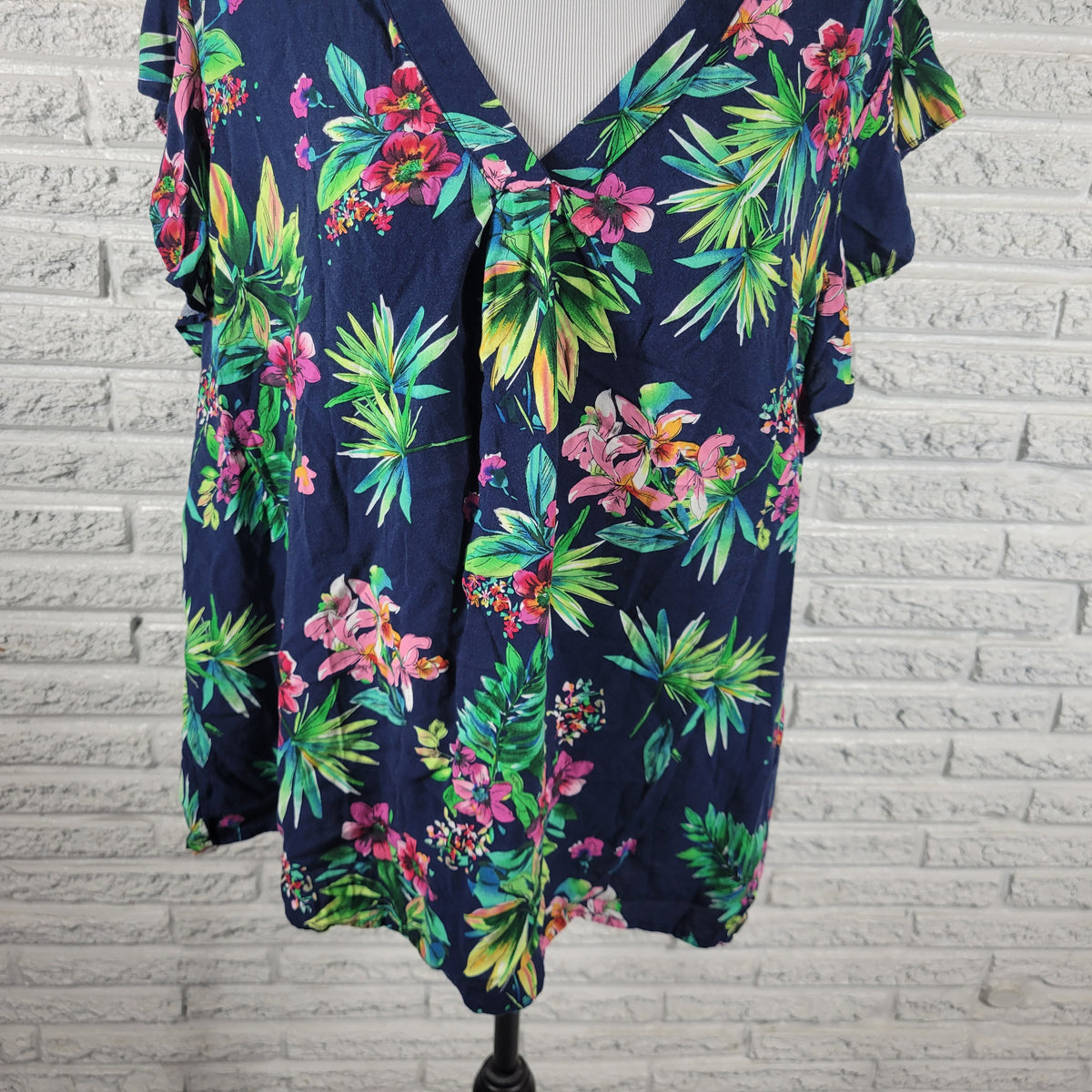 Jones New York 1X Plus Floral Blouse V-Neck Flutter Sleeve Rayon Top FLO104E