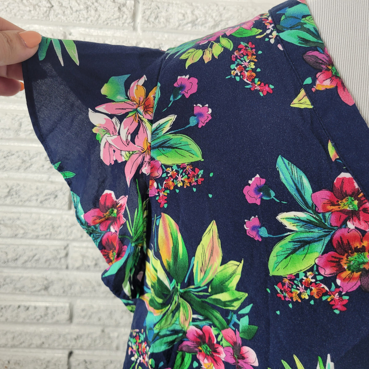 Jones New York 1X Plus Floral Blouse V-Neck Flutter Sleeve Rayon Top FLO104E