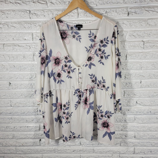 Torrid Top 3X Plus Size Gray Pink Floral Button Up V Neck 3/4 Sleeve FLO283E