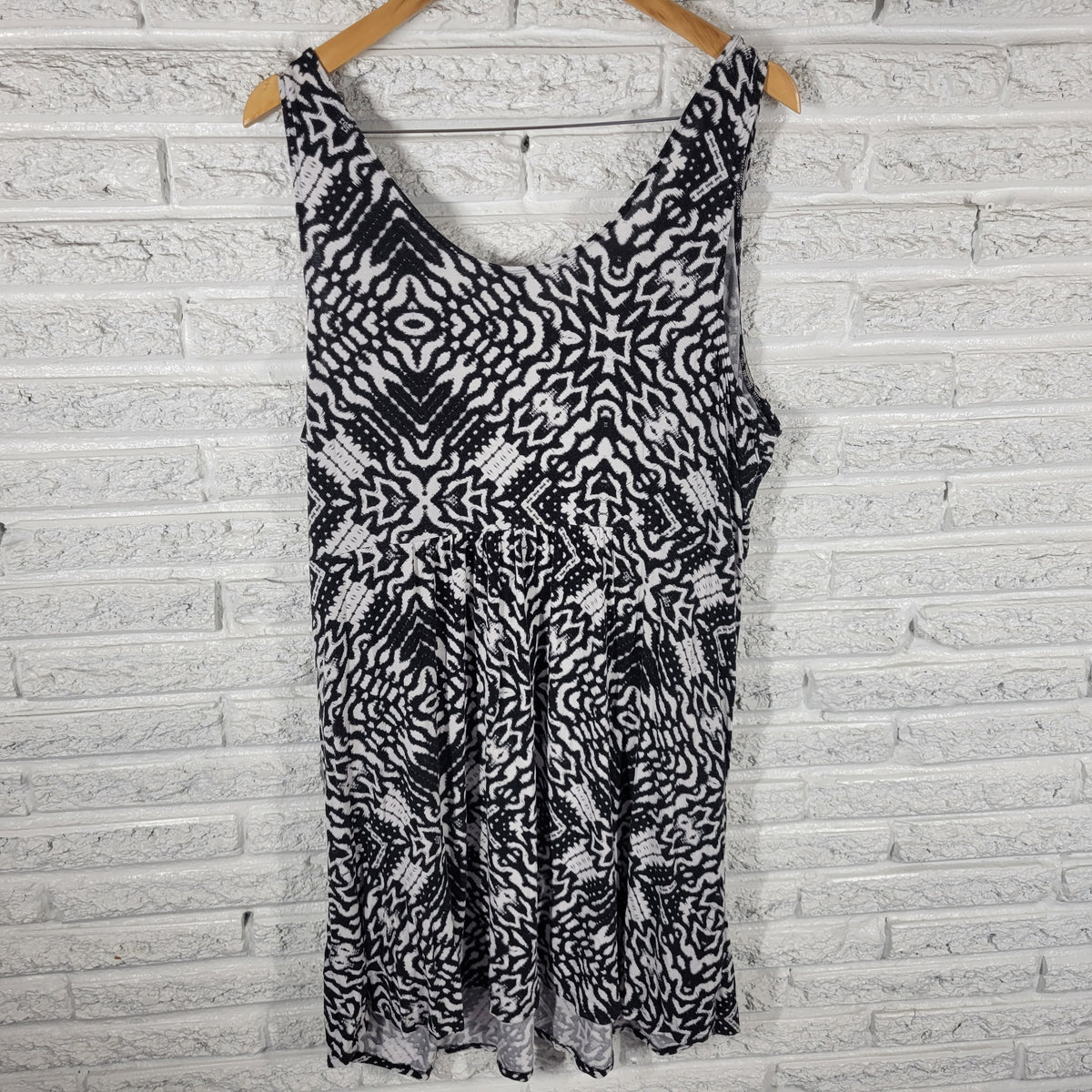ANA Tank Dress 1X Plus Size Black White Geometric Sleeveless Pockets GEO186XE
