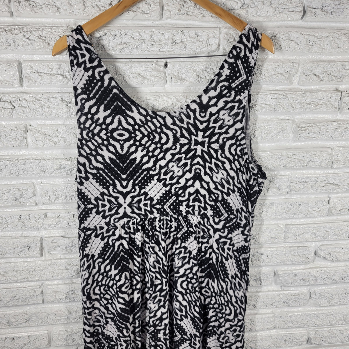 ANA Tank Dress 1X Plus Size Black White Geometric Sleeveless Pockets GEO186XE
