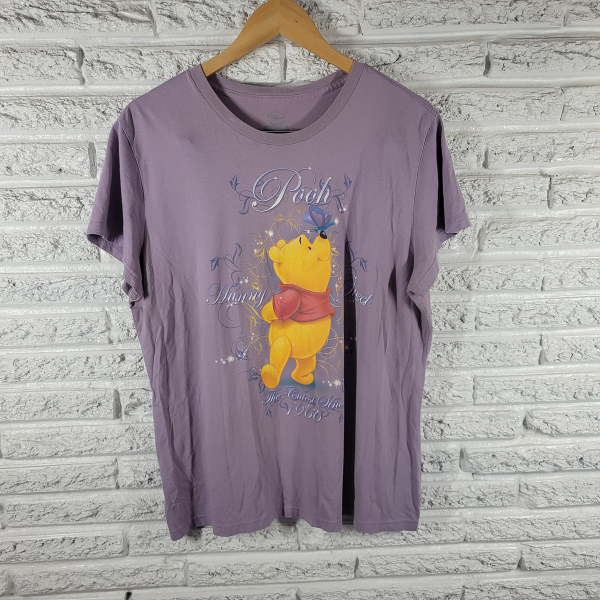 Disney Store Winnie the Pooh Graphic T Shirt Purple Womens Size XL Hunny NOV118E