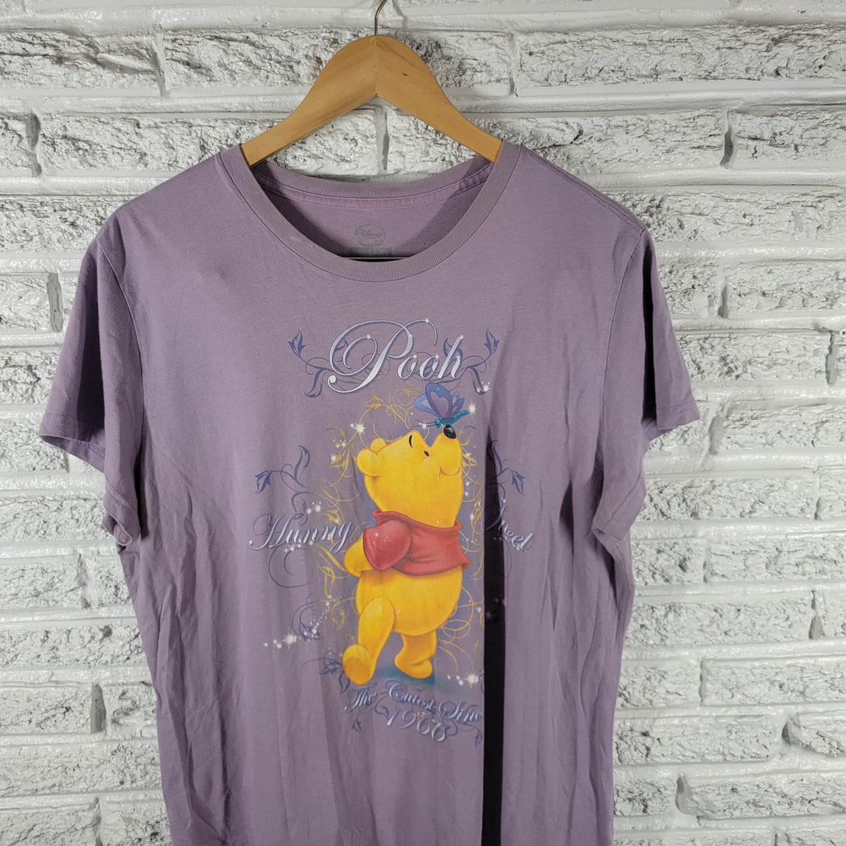 Disney Store Winnie the Pooh Graphic T Shirt Purple Womens Size XL Hunny NOV118E