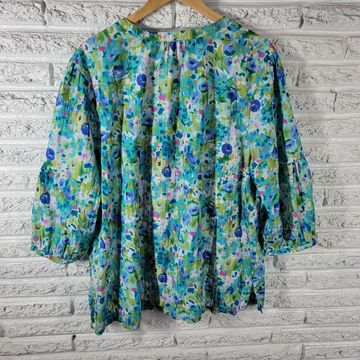Avenue Soft Womens 26 28 Sequin Blue Green Floral Crinkle Crepe 3/4 Sleeve Top