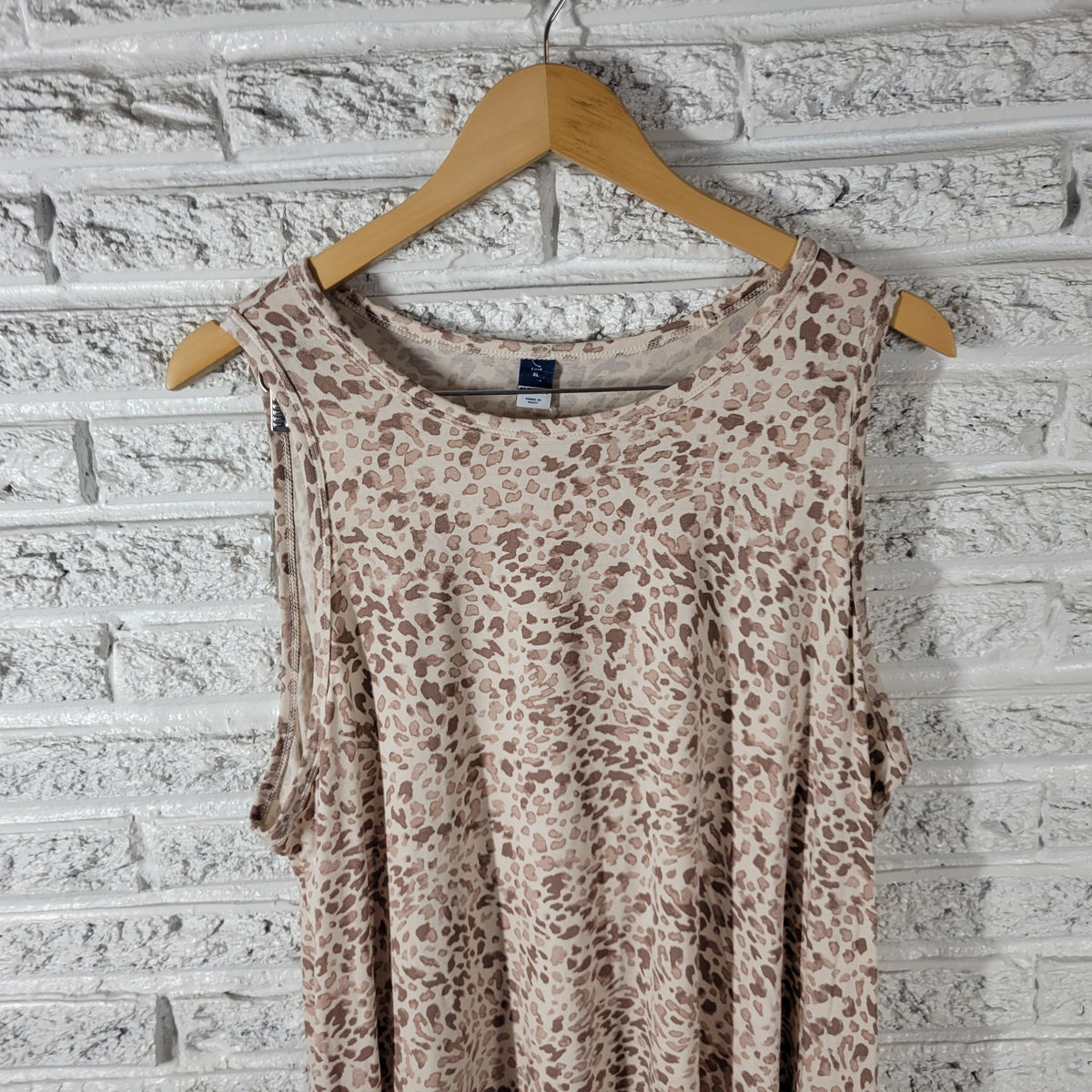 Old Navy Tank Top XL Animal Print Brown Tan Sleeveless Crew Neck Pullover ANI69E