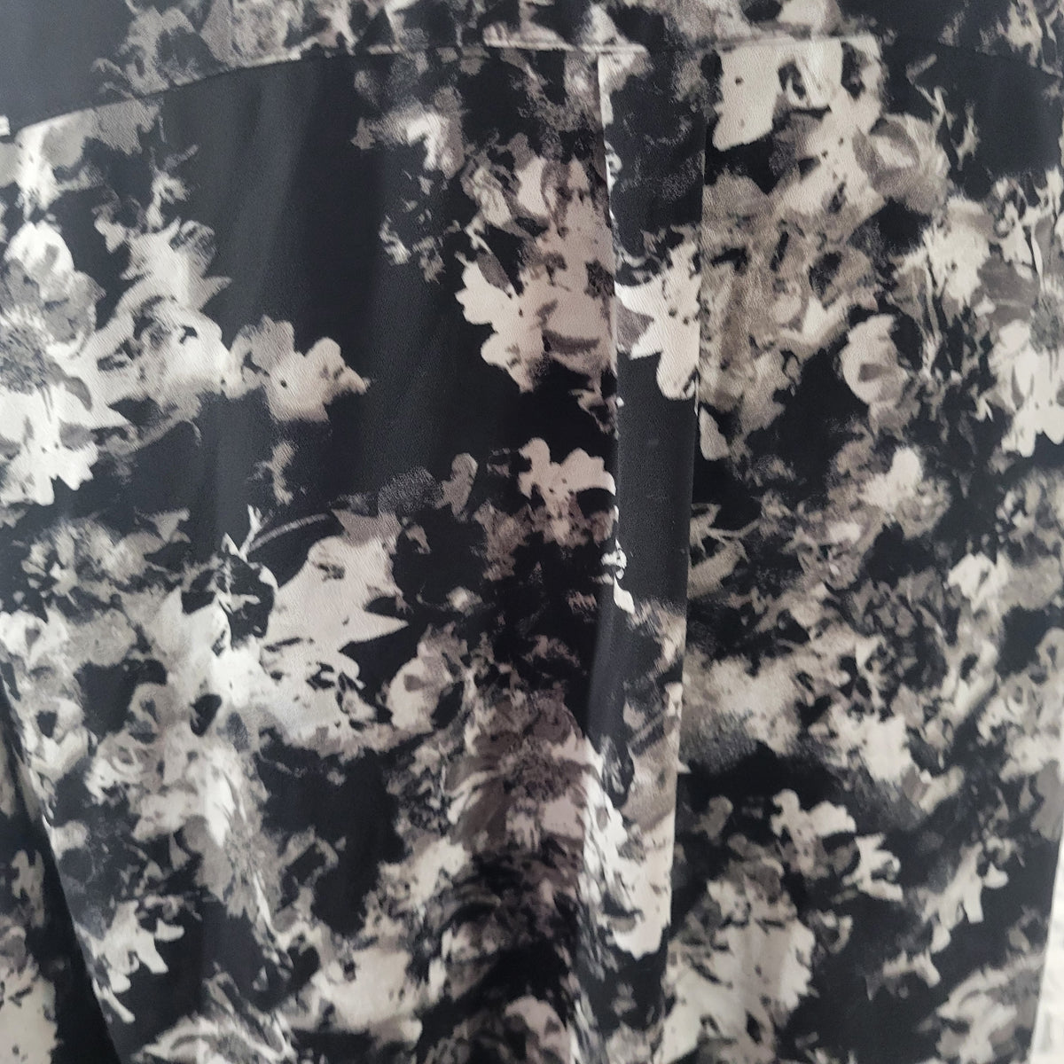 Apt 9 Womens Top XL Black White Watercolor V-Neck Roll Tab Long Sleeve Blouse WAT2XE
