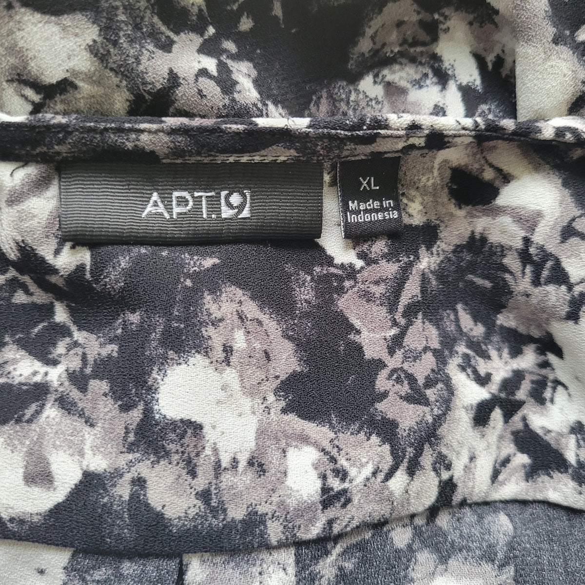 Apt 9 Womens Top XL Black White Watercolor V-Neck Roll Tab Long Sleeve Blouse WAT2XE