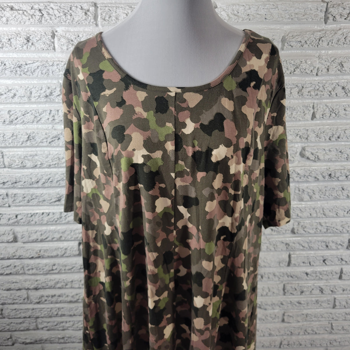 Denim & Co Womens 2XP Petite Plus Green Camo Camouflage Jersey Crew Neck Tee Top CAM4E