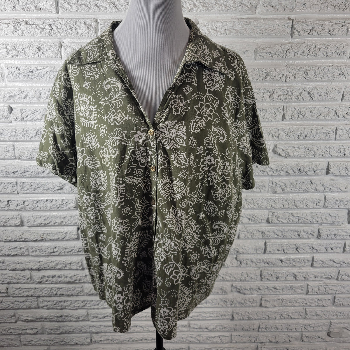 Erika Women 2X Top Green White Floral Cotton Button Up Shirt Short Sleeve Collar FLO307E