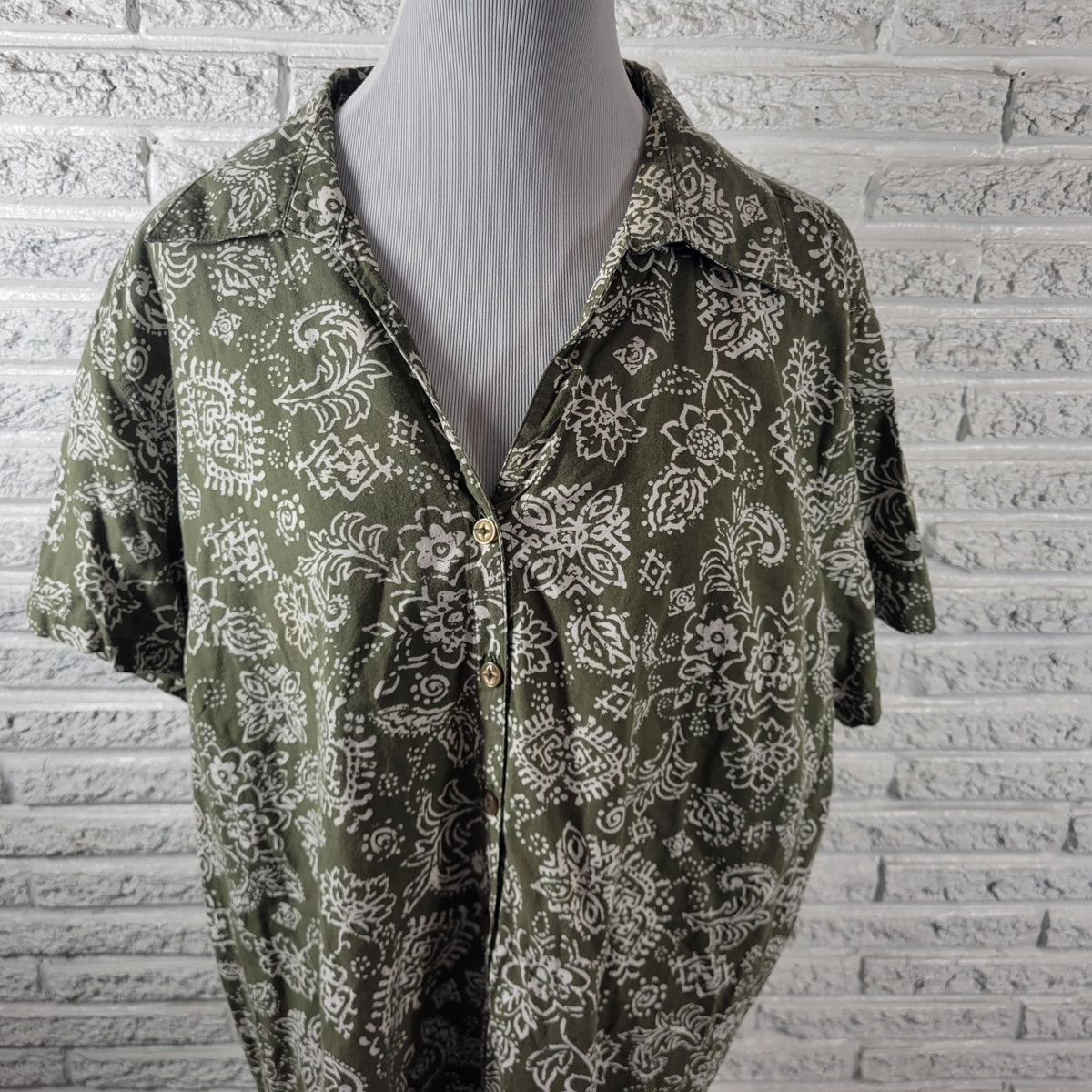 Erika Women 2X Top Green White Floral Cotton Button Up Shirt Short Sleeve Collar FLO307E