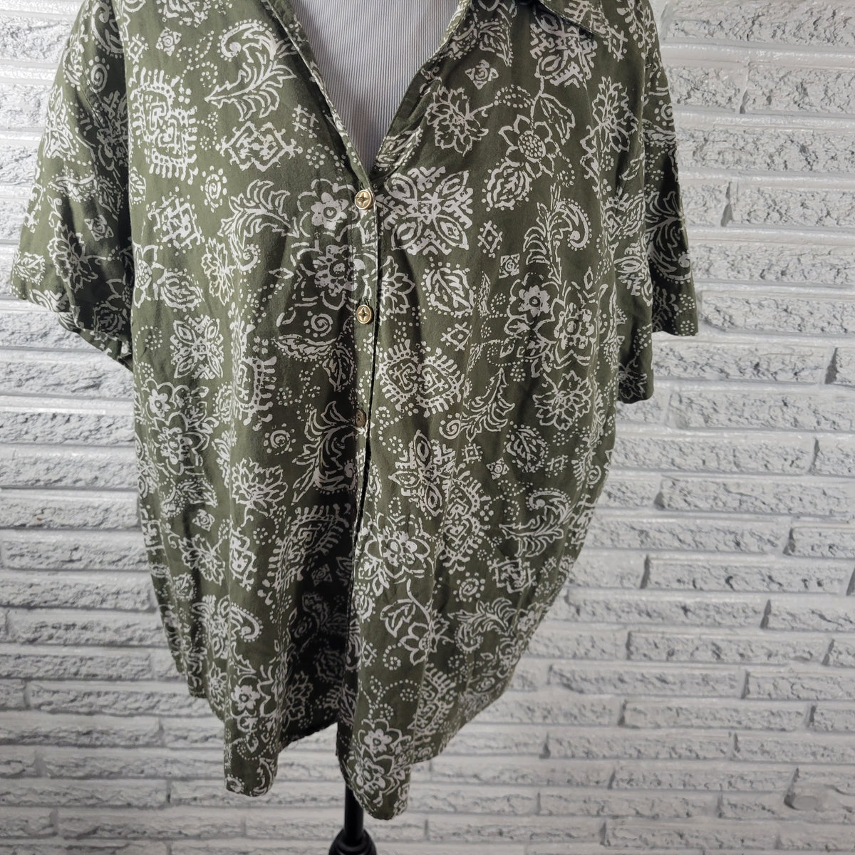 Erika Women 2X Top Green White Floral Cotton Button Up Shirt Short Sleeve Collar FLO307E