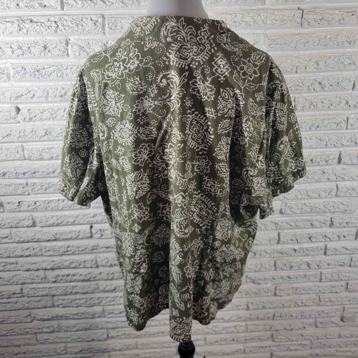 Erika Women 2X Top Green White Floral Cotton Button Up Shirt Short Sleeve Collar FLO307E