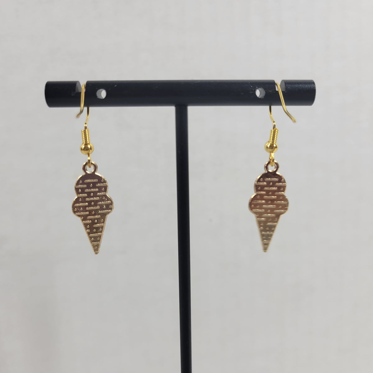 Cute Pink White Ice Cream Cone Dangle Drop Earrings Gold Tone Enamel Sweet Food E35E