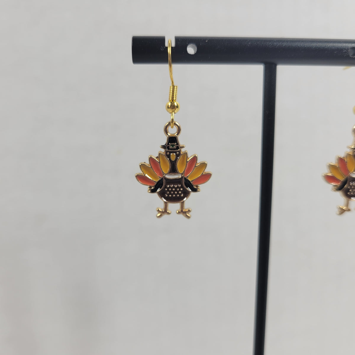 Thanksgiving Turkey Dangle Drop Earrings Gold Tone Enamel Pilgrim Hat Fall Autumn E65E