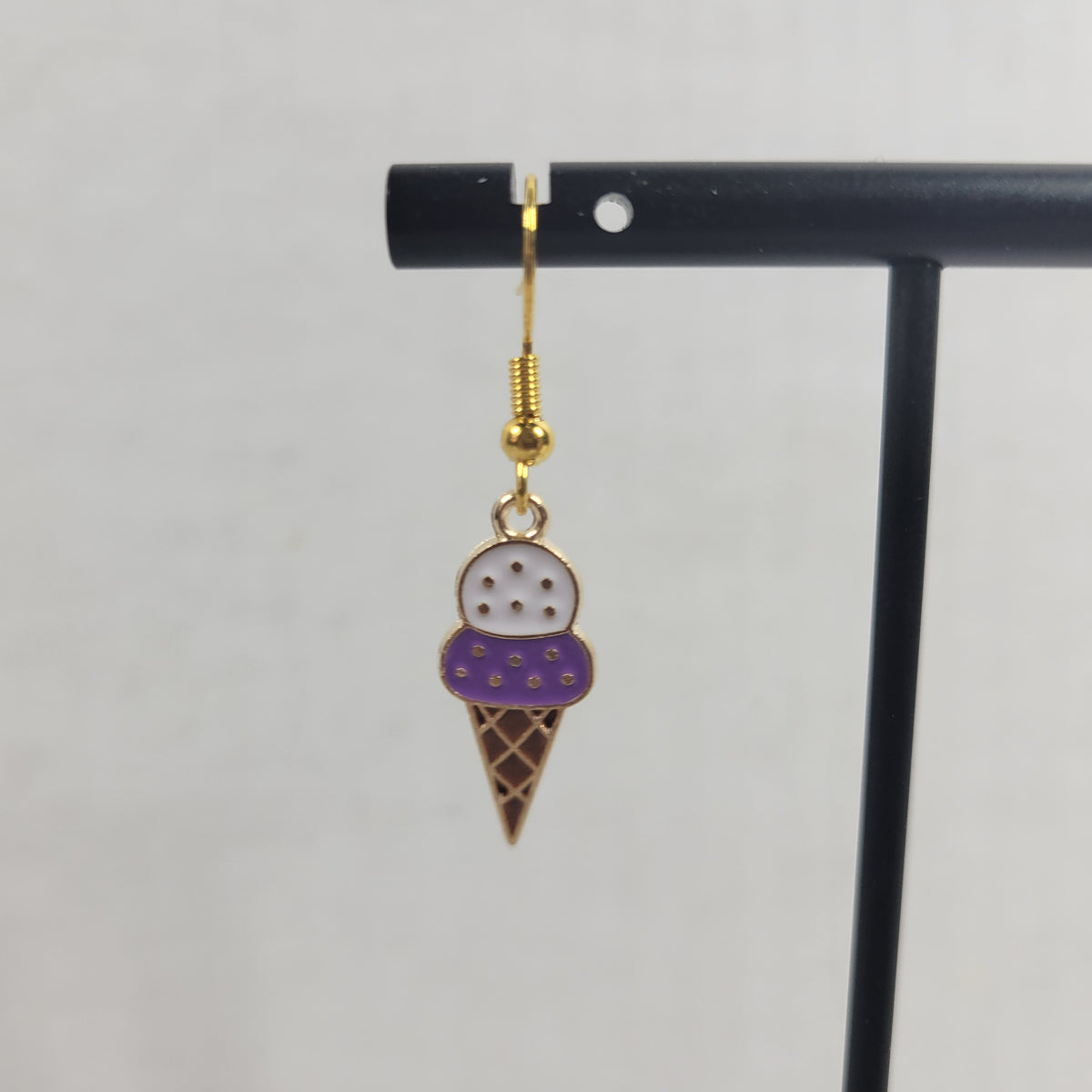 Cute Purple White Ice Cream Cone Dangle Drop Earrings Gold Tone Enamel Sweet Food E66E